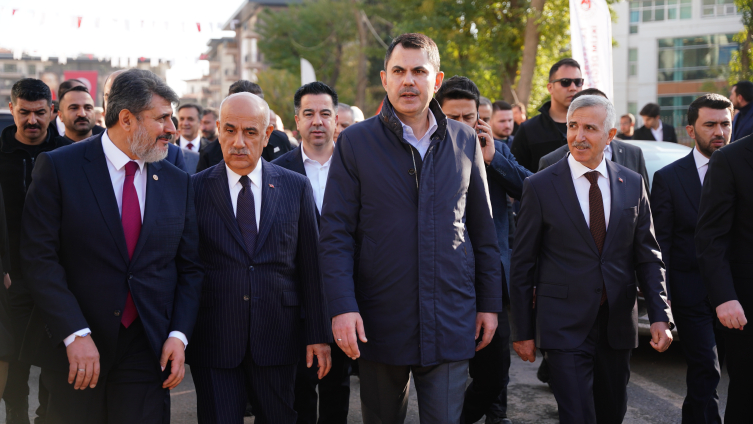 Depremdeki gözyaşları yeni evlerinde mutluluğa dönüştü